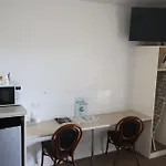 Park Avenue Hotel Motel