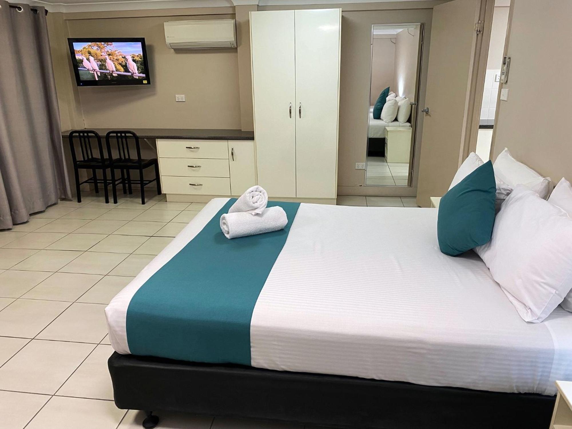 And Aparthotel