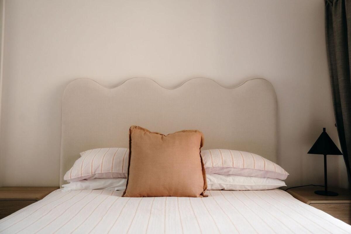 Apartment Unit 2, Rocky Cbd *