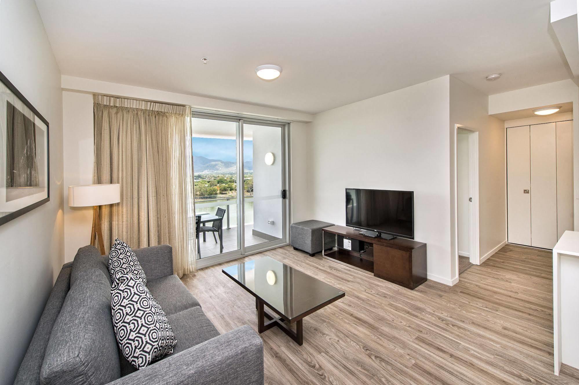 Empire Aparthotel