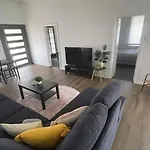 Retreat On Murray - Pool, Playground, Huge Deck!