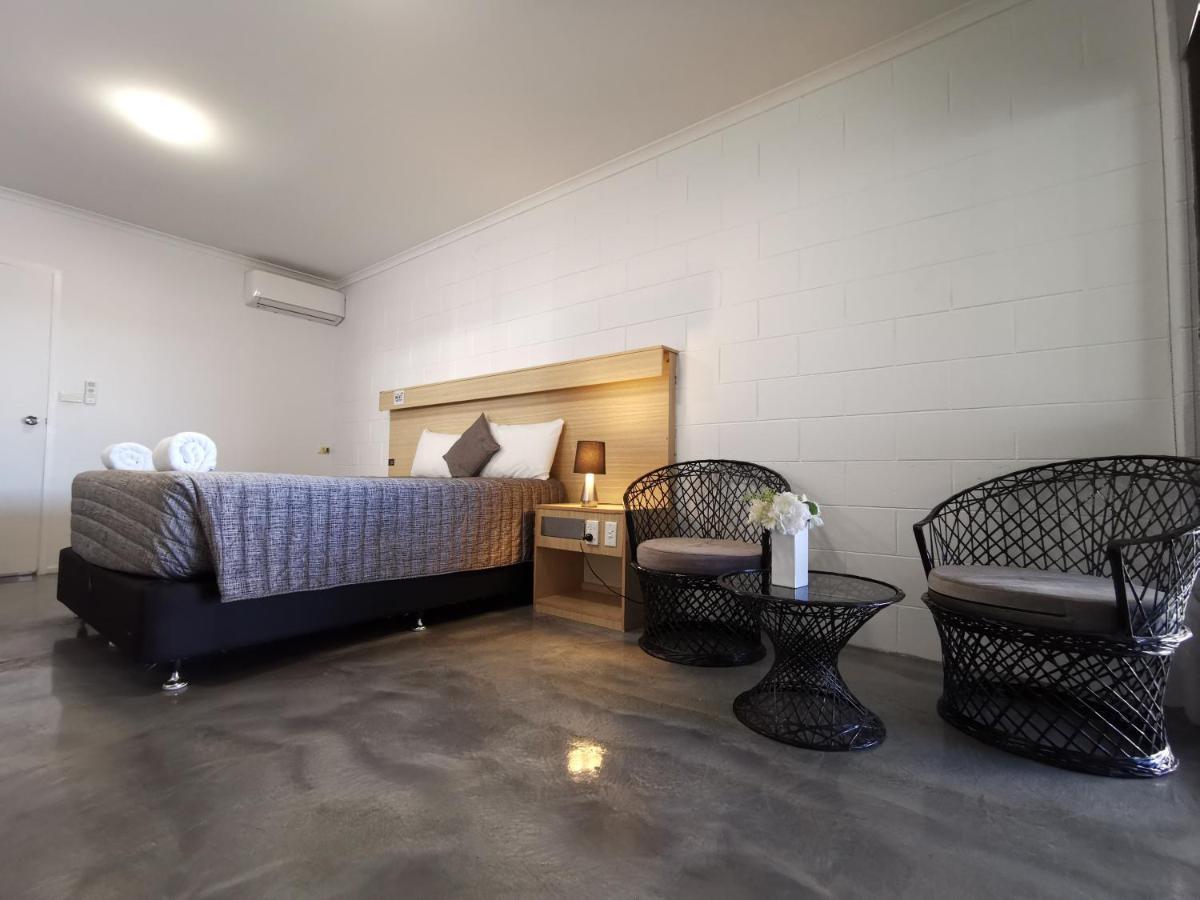 Motel Y