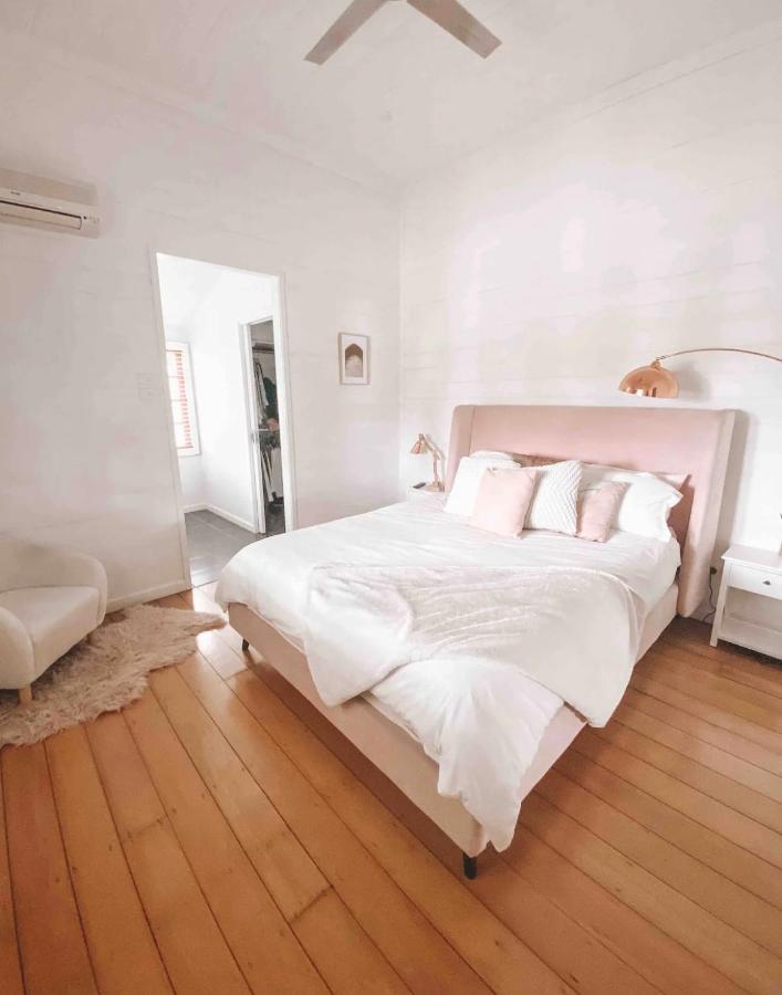 Homestead On The Range - Sleeps 12 Holiday home Rockhampton