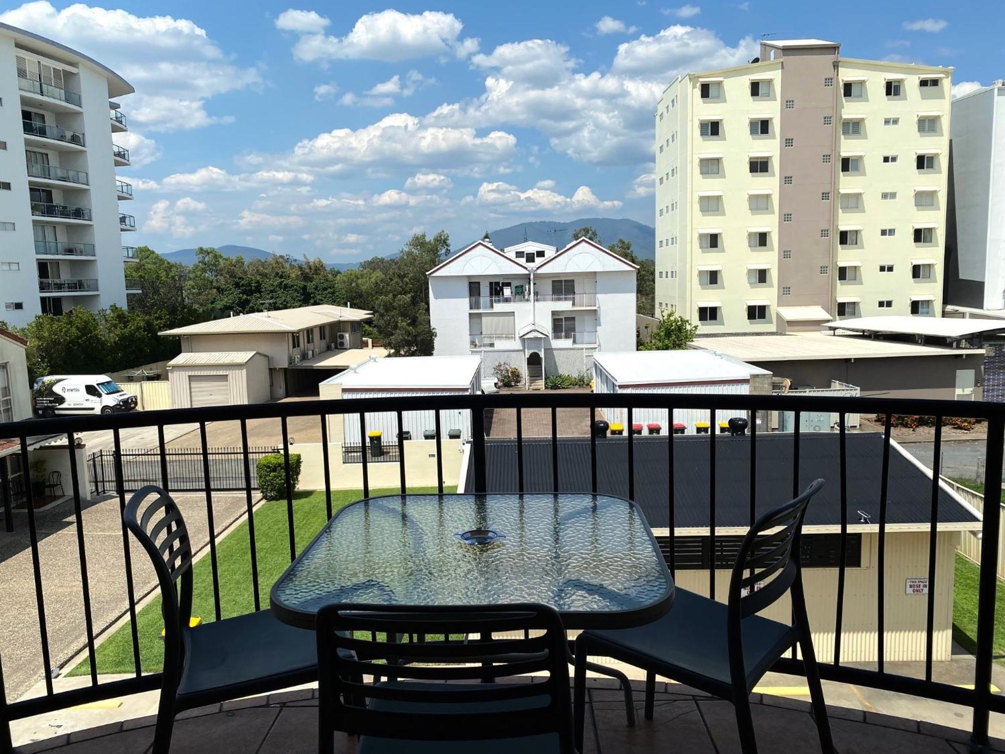 And Aparthotel