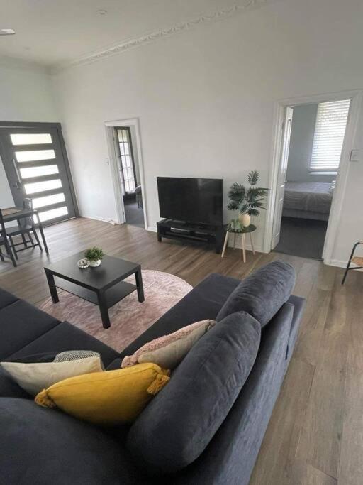 Retreat On Murray - Pool, Playground, Huge Deck! Holiday home