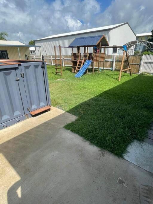 Retreat On Murray - Pool, Playground, Huge Deck! *