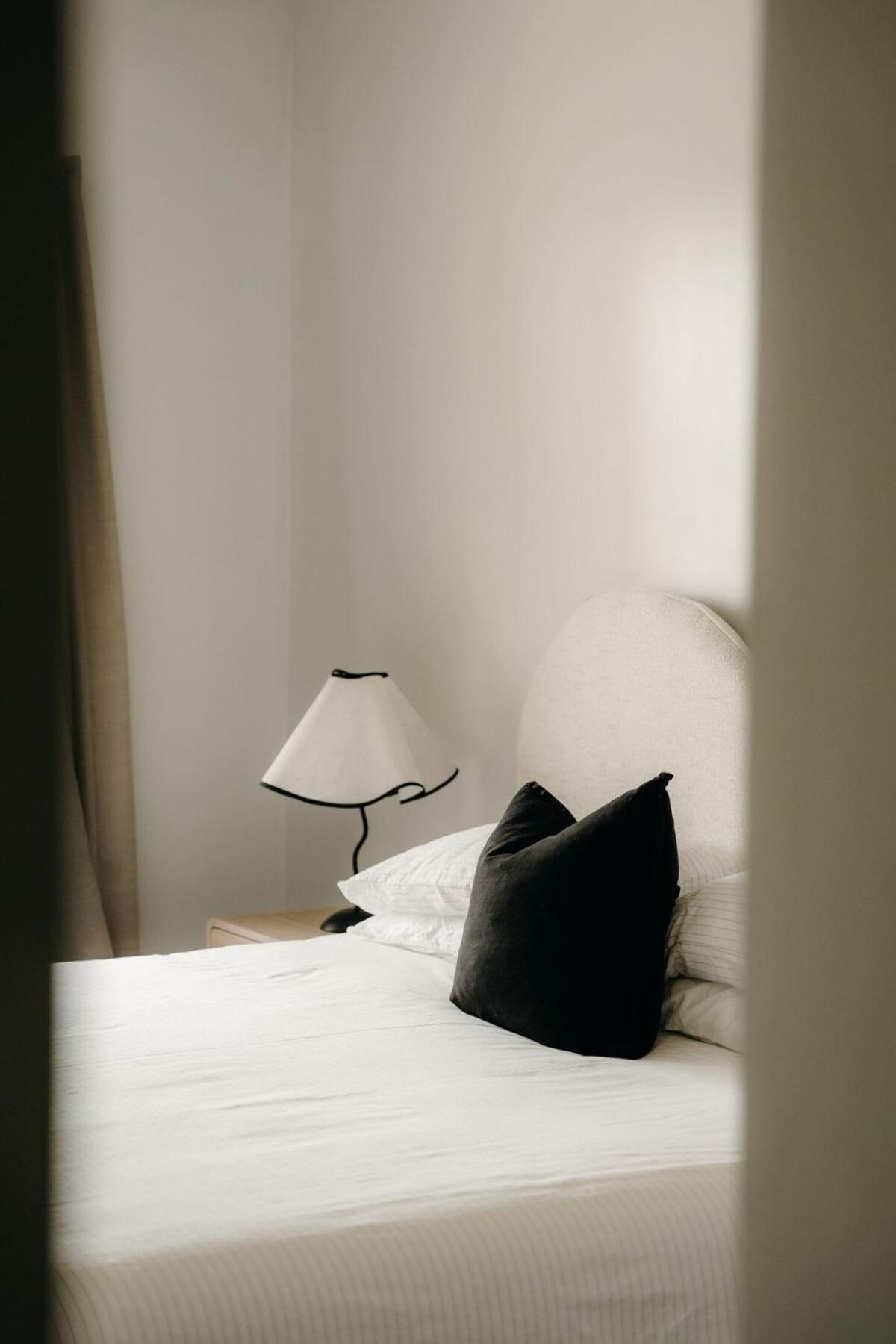 Unit 1, Rocky Cbd Apartment *