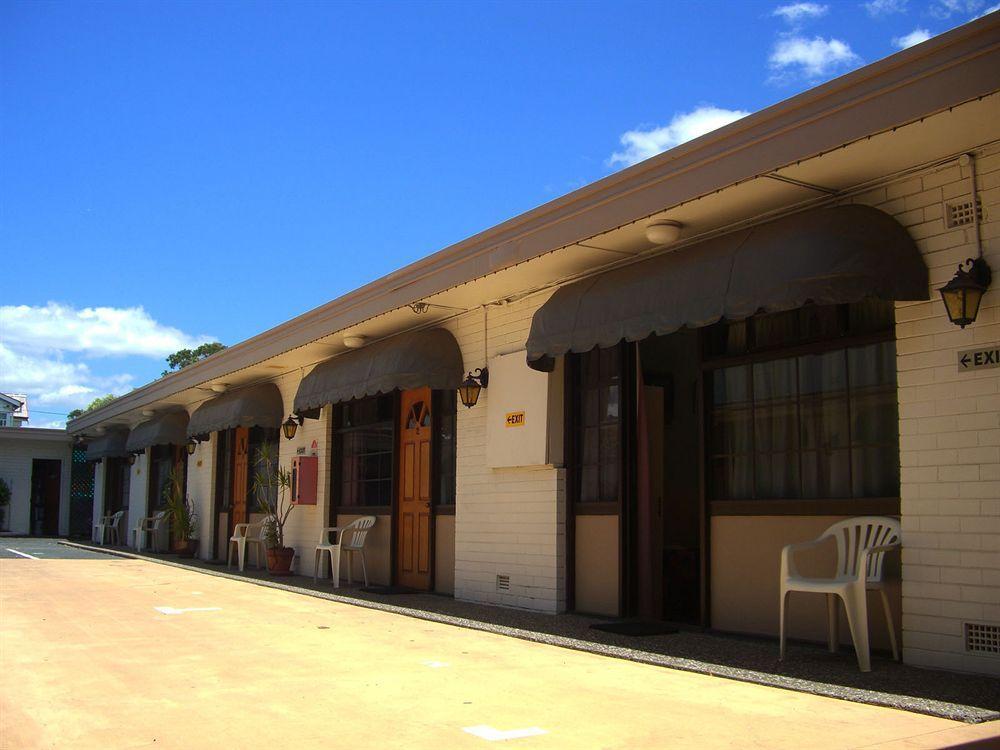 Motel Lodge Motel 3*