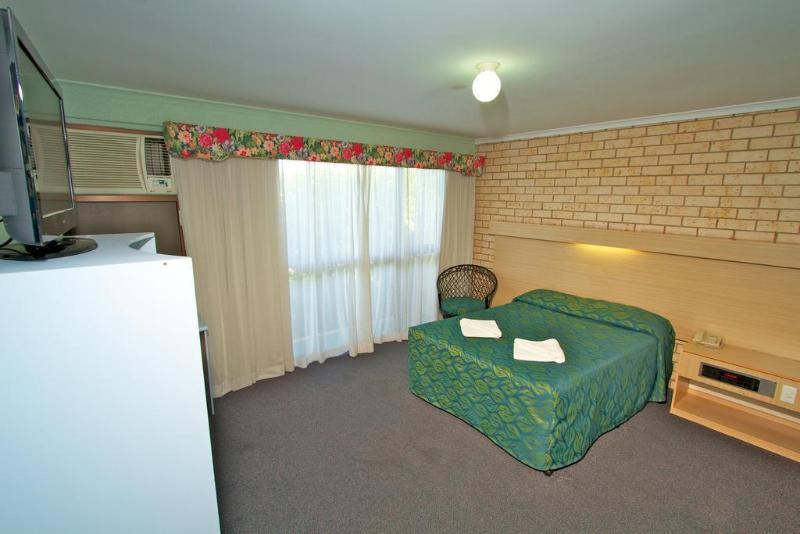 Motel Y 3*