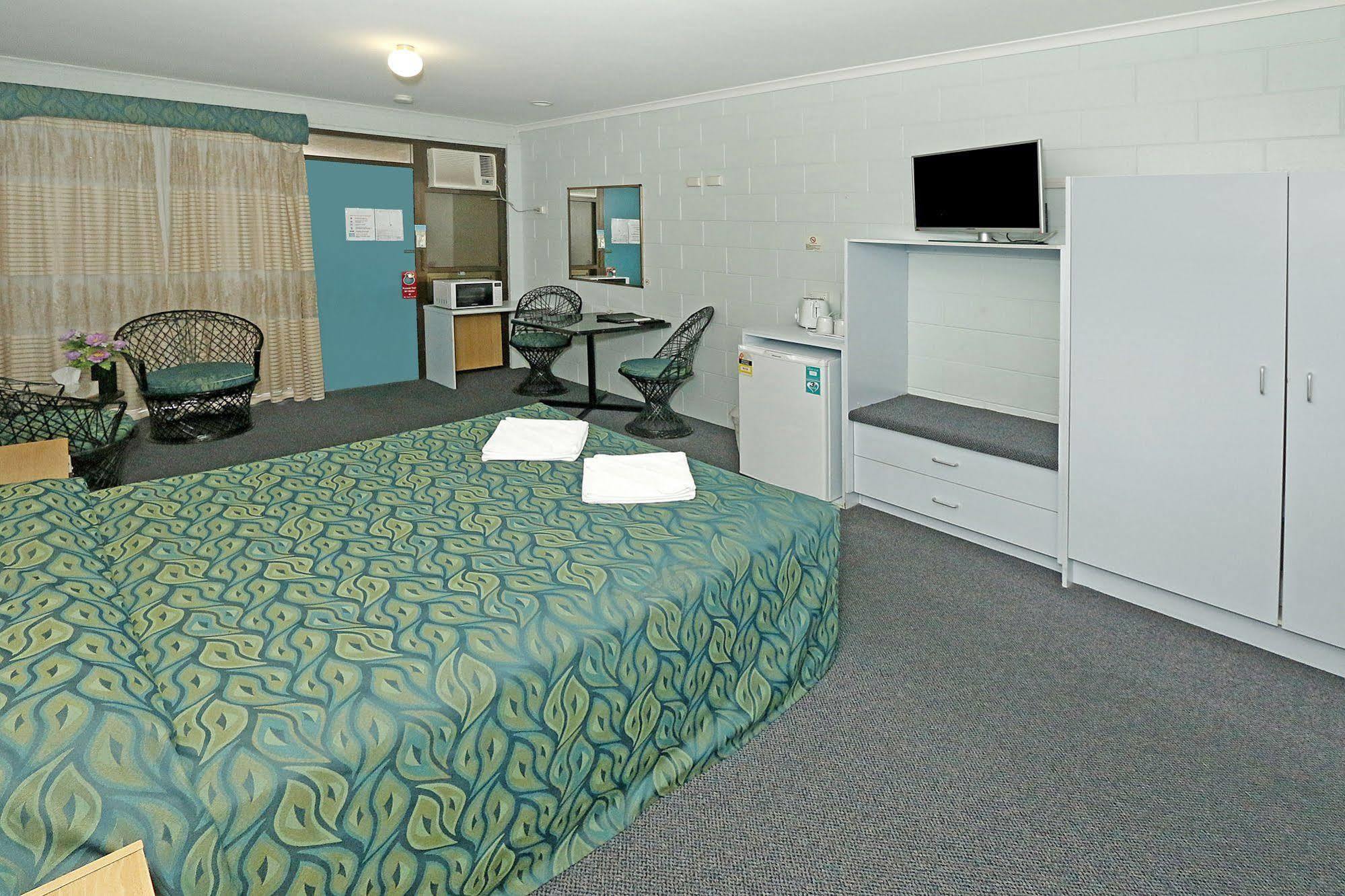 Motel Y 3*