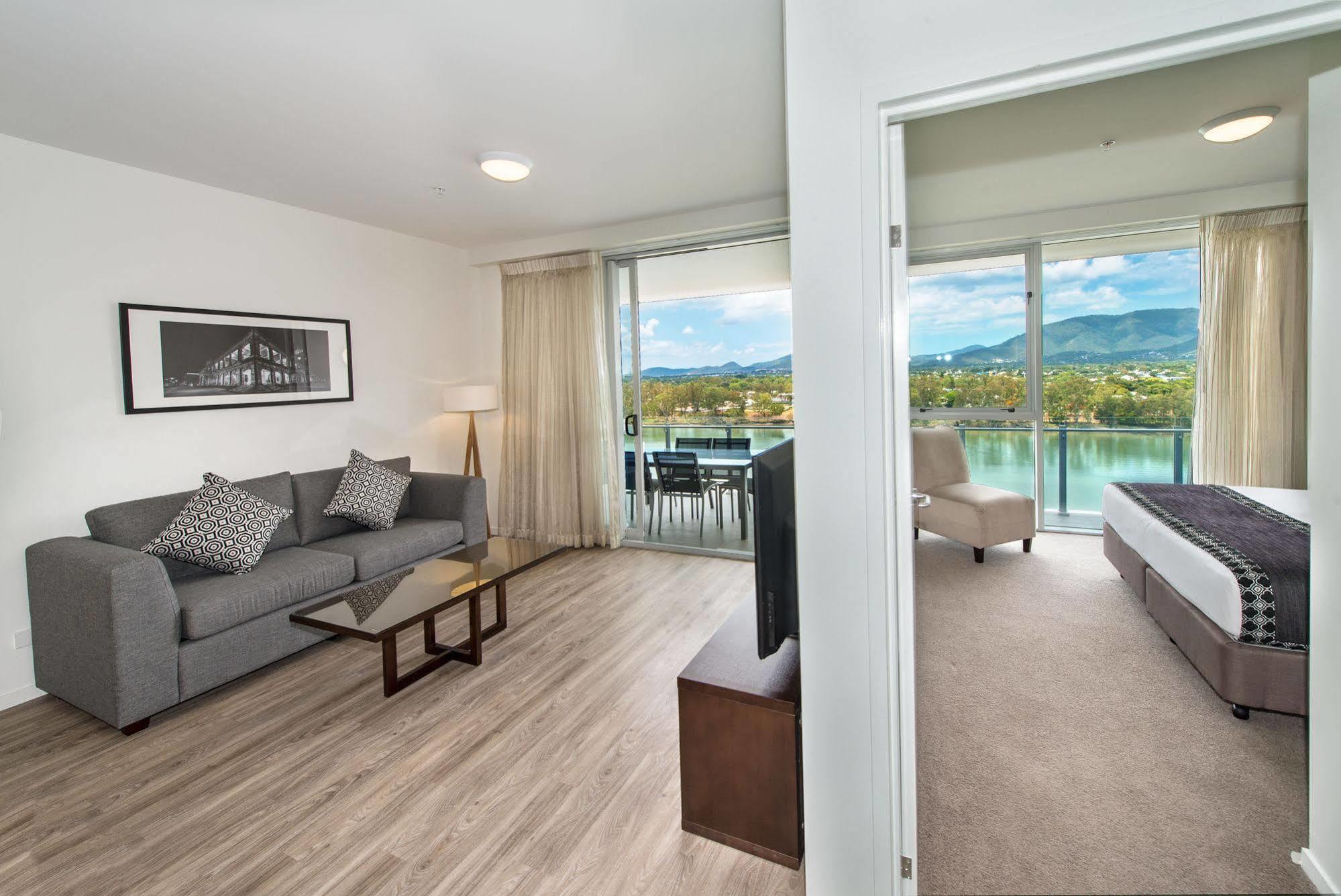 Empire Aparthotel